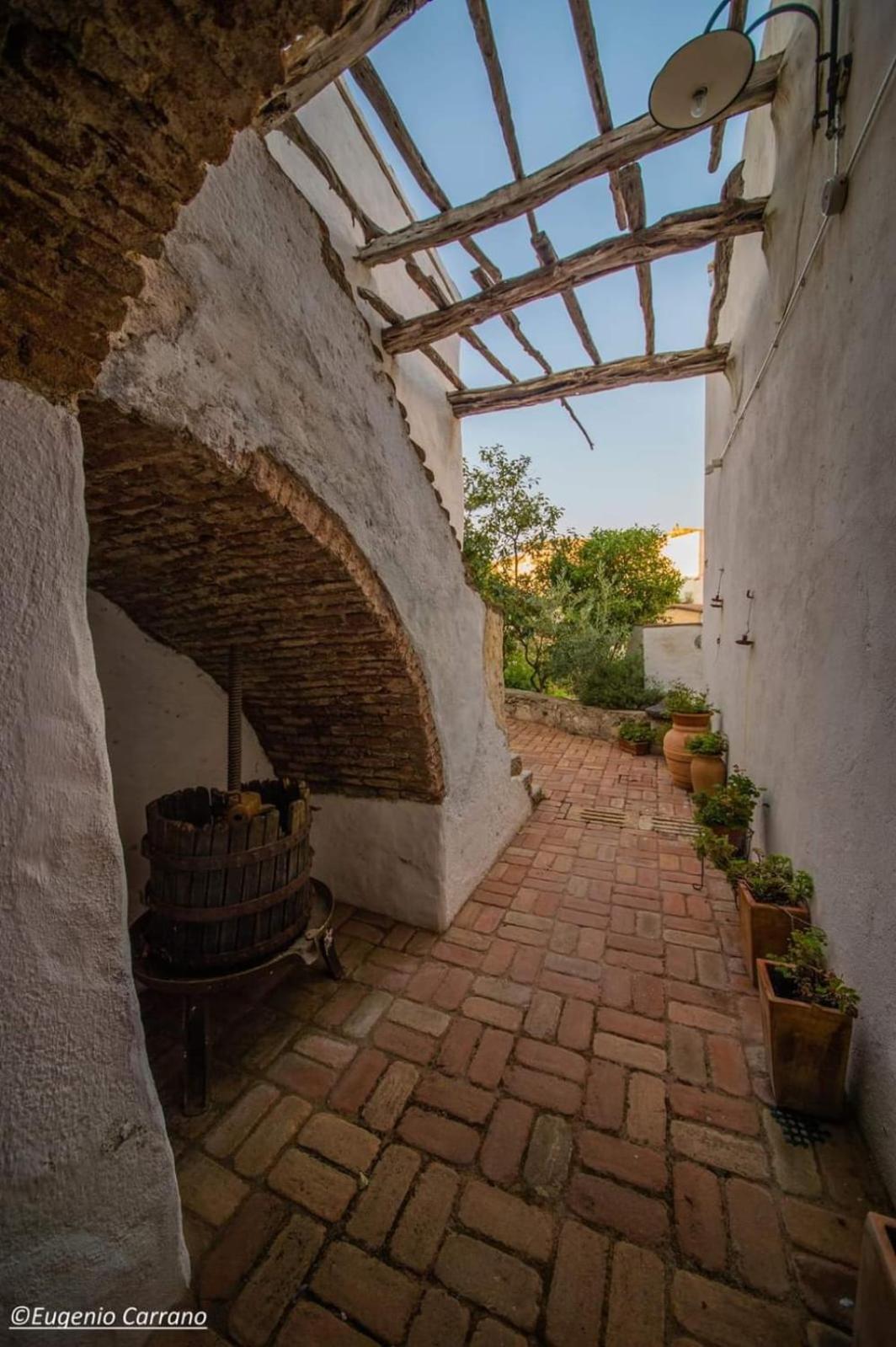 B&B Corte San Lussorio โอเลียนา ภายนอก รูปภาพ
