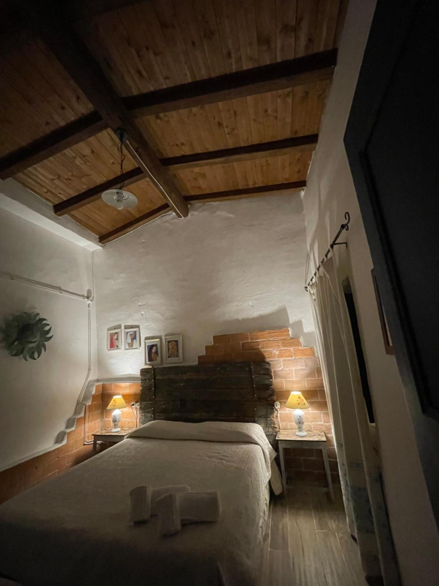 B&B Corte San Lussorio โอเลียนา ภายนอก รูปภาพ
