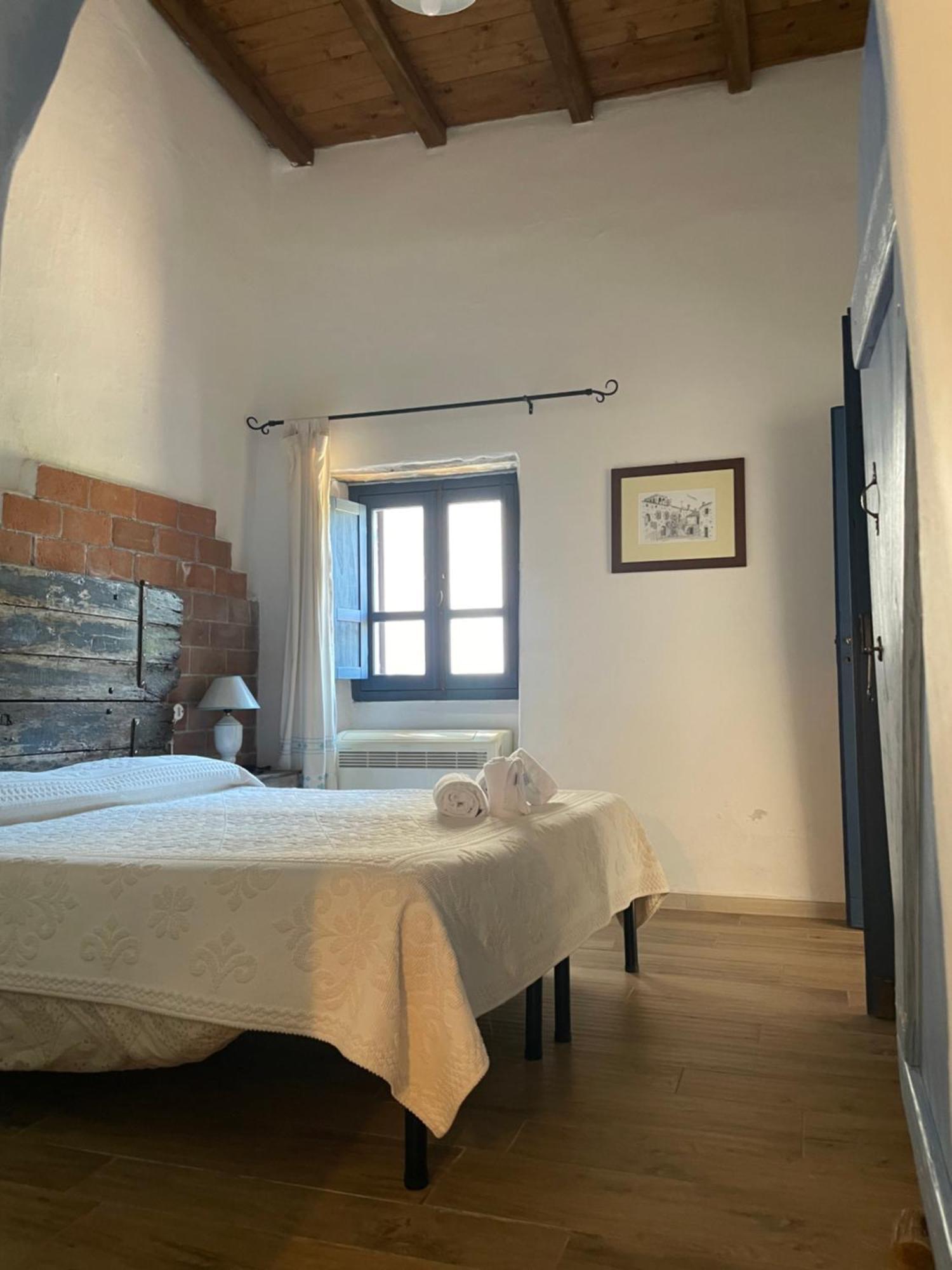 B&B Corte San Lussorio โอเลียนา ภายนอก รูปภาพ