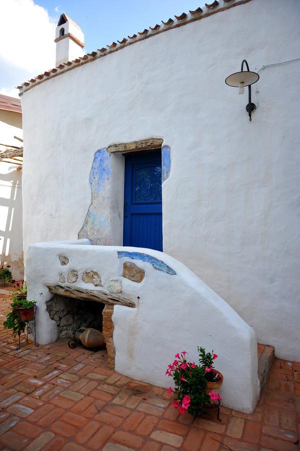 B&B Corte San Lussorio โอเลียนา ภายนอก รูปภาพ